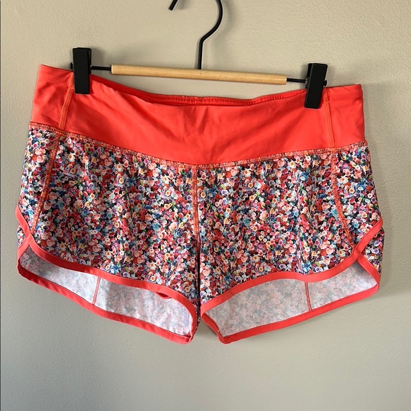 lululemon athletica Pants - Lululemon Speed Short 2.5” Size 6 Prism Petal Multi/Aromic Red (Coral)